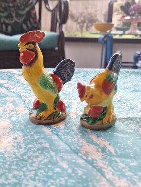 Hand-Painted Ceramic Rooster and Hen Figurines - Vibrant Yellow